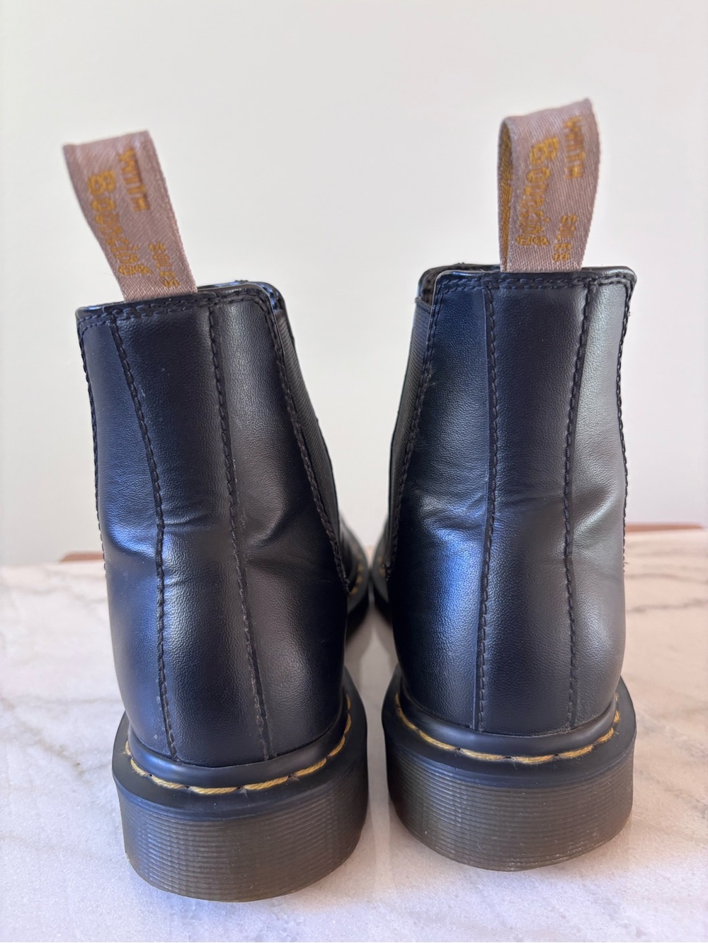Dr. Martens Black Vegan 2976 Felix Chelsea Boot EUC in Size 7 - Picture 4 of 12